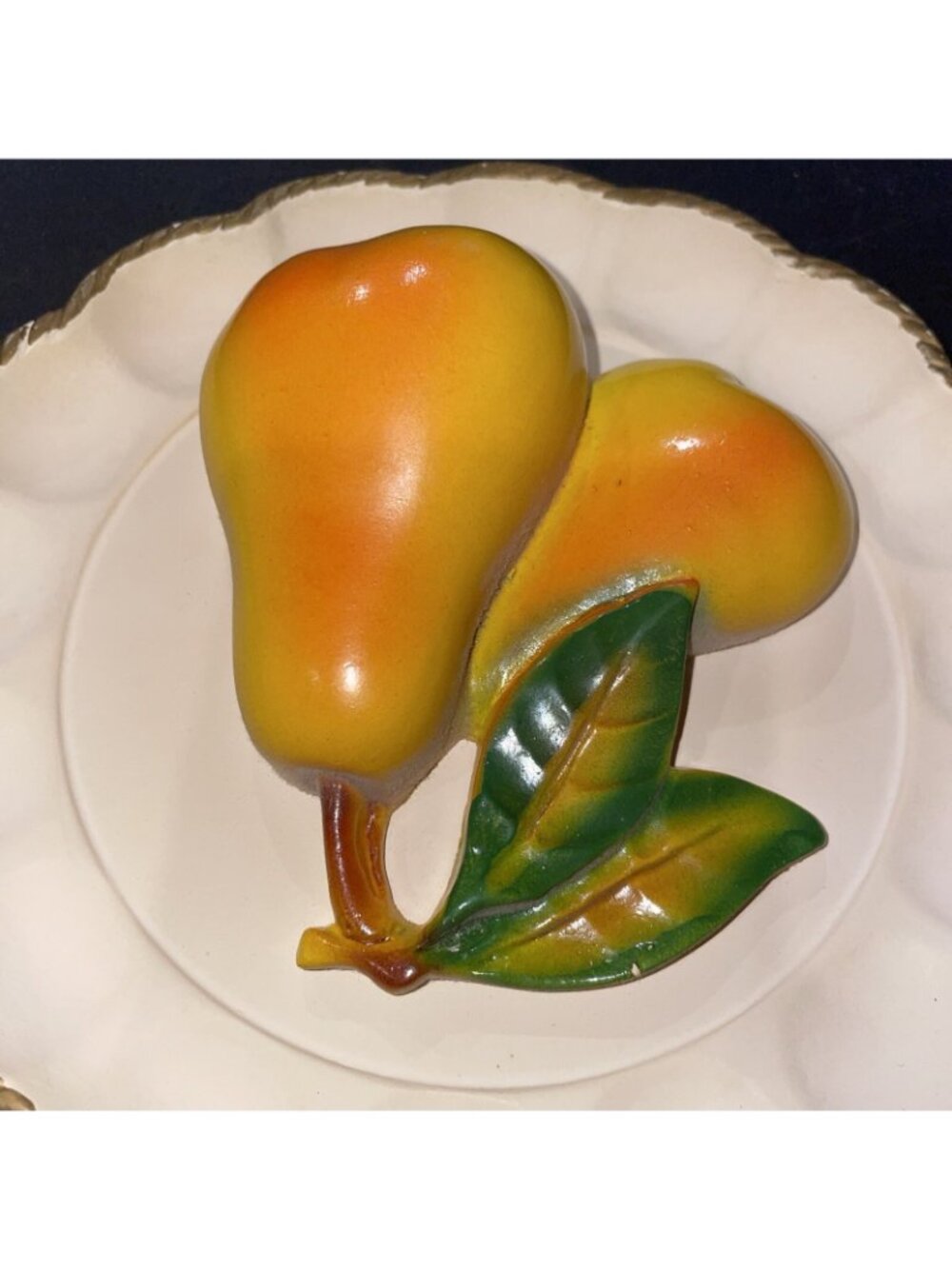 Antique - 1951 Universal Statuary Chicago Pears Wall Decor Signed  Fruit, colorf - Picture 5 of 5